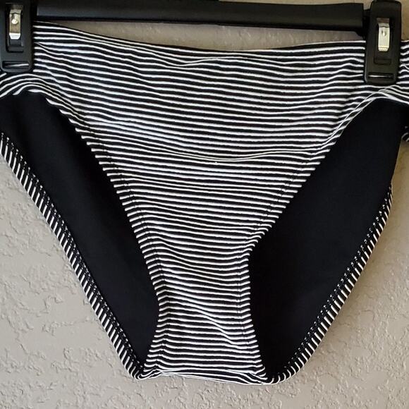 Shade & Shore Black and‎ White Striped Ribbed Hipster Bikini Bottom Size Xlarge - Picture 1 of 2